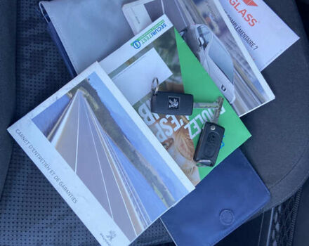 Серый Пежо 3008, объемом двигателя 1.6 л и пробегом 230 тыс. км за 8700 $, фото 30 на Automoto.ua