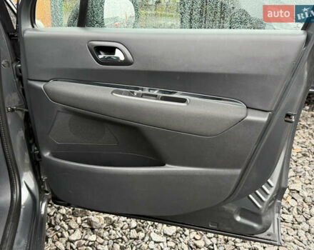 Серый Пежо 3008, объемом двигателя 1.6 л и пробегом 238 тыс. км за 9999 $, фото 28 на Automoto.ua