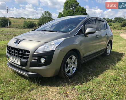 Серый Пежо 3008, объемом двигателя 1.6 л и пробегом 142 тыс. км за 11500 $, фото 1 на Automoto.ua