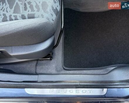 Серый Пежо 3008, объемом двигателя 1.6 л и пробегом 231 тыс. км за 9350 $, фото 89 на Automoto.ua