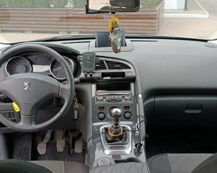 Сірий Пежо 3008, об'ємом двигуна 1.56 л та пробігом 280 тис. км за 9800 $, фото 2 на Automoto.ua