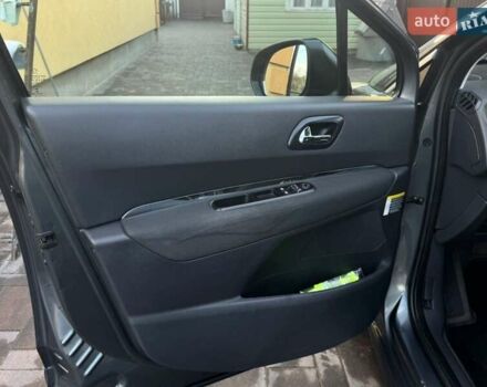 Серый Пежо 3008, объемом двигателя 1.56 л и пробегом 227 тыс. км за 9500 $, фото 12 на Automoto.ua