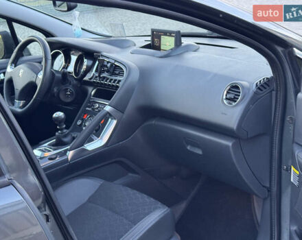 Пежо 3008 2014 у Самборе на Automoto.ua Сірий Пежо 3008, об'ємом двигуна 1.6 л та пробігом 137 тис. км за 10999 $, фото 73 на Automoto.ua