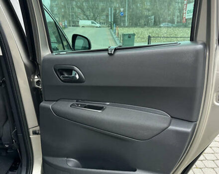 Серый Пежо 3008, объемом двигателя 1.6 л и пробегом 208 тыс. км за 9750 $, фото 30 на Automoto.ua