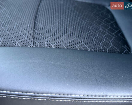 Пежо 3008 2014 у Самборе на Automoto.ua Сірий Пежо 3008, об'ємом двигуна 1.6 л та пробігом 137 тис. км за 10999 $, фото 50 на Automoto.ua