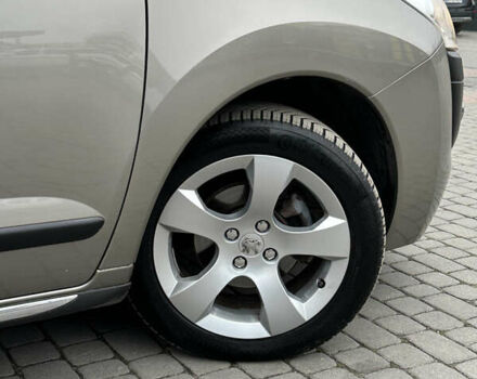 Серый Пежо 3008, объемом двигателя 1.6 л и пробегом 208 тыс. км за 9750 $, фото 7 на Automoto.ua