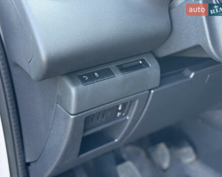 Сірий Пежо 3008, об'ємом двигуна 1.6 л та пробігом 235 тис. км за 10333 $, фото 35 на Automoto.ua