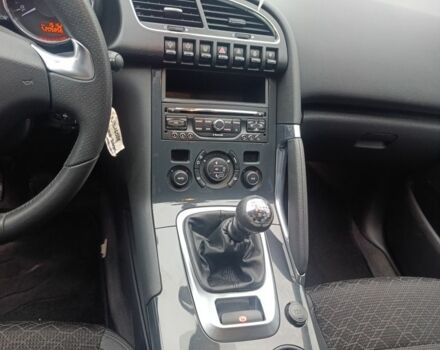 Серый Пежо 3008, объемом двигателя 2 л и пробегом 205 тыс. км за 12050 $, фото 4 на Automoto.ua