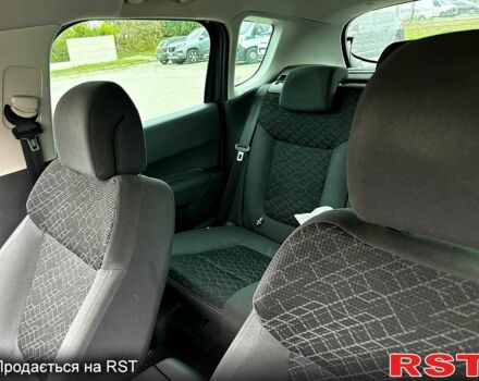 Серый Пежо 3008, объемом двигателя 1.6 л и пробегом 227 тыс. км за 12500 $, фото 2 на Automoto.ua