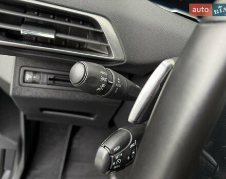 Серый Пежо 3008, объемом двигателя 1.56 л и пробегом 206 тыс. км за 17777 $, фото 33 на Automoto.ua