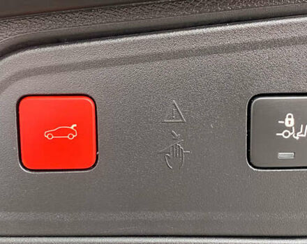 Сірий Пежо 3008, об'ємом двигуна 1.5 л та пробігом 173 тис. км за 21350 $, фото 5 на Automoto.ua