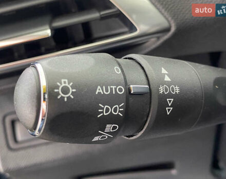 Сірий Пежо 3008, об'ємом двигуна 1.5 л та пробігом 173 тис. км за 21350 $, фото 19 на Automoto.ua