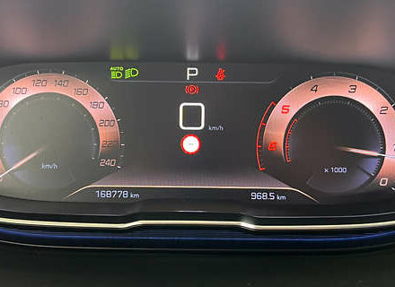 Серый Пежо 3008, объемом двигателя 1.5 л и пробегом 168 тыс. км за 20950 $, фото 21 на Automoto.ua