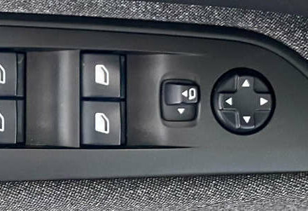 Серый Пежо 3008, объемом двигателя 1.5 л и пробегом 181 тыс. км за 22150 $, фото 34 на Automoto.ua