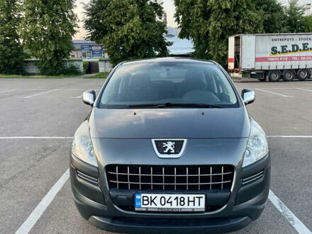 Пежо 3008 2009 в Ровно на Automoto.ua Серый Пежо 3008, объемом двигателя 1.6 л и пробегом 220 тыс. км за 7700 $, фото 1 на Automoto.ua