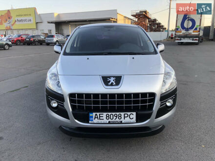 Серый Пежо 3008, объемом двигателя 1.56 л и пробегом 161 тыс. км за 8600 $, фото 1 на Automoto.ua