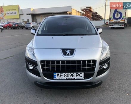 Серый Пежо 3008, объемом двигателя 1.56 л и пробегом 161 тыс. км за 8600 $, фото 1 на Automoto.ua