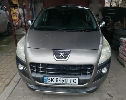 Серый Пежо 3008, объемом двигателя 1.6 л и пробегом 215 тыс. км за 5300 $, фото 1 на Automoto.ua