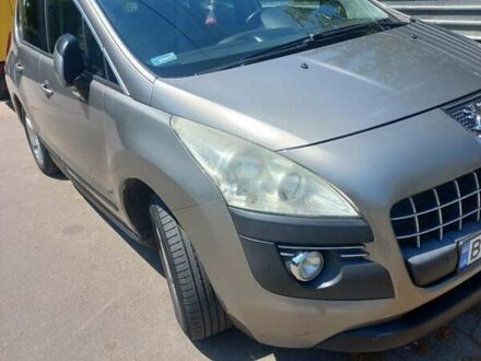 Серый Пежо 3008, объемом двигателя 1.56 л и пробегом 317 тыс. км за 7700 $, фото 1 на Automoto.ua