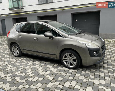 Серый Пежо 3008, объемом двигателя 1.6 л и пробегом 210 тыс. км за 8000 $, фото 1 на Automoto.ua