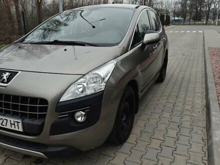 Пежо 3008 2013 у Кременчуге на Automoto.ua Сірий Пежо 3008, об'ємом двигуна 1.56 л та пробігом 160 тис. км за 9100 $, фото 1 на Automoto.ua