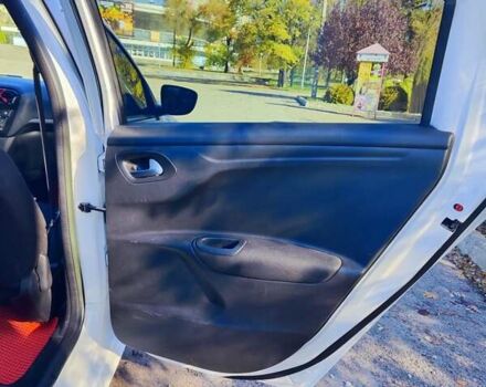 Білий Пежо 301, об'ємом двигуна 1.2 л та пробігом 115 тис. км за 7000 $, фото 4 на Automoto.ua