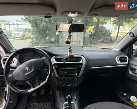 Белый Пежо 301, объемом двигателя 1.56 л и пробегом 270 тыс. км за 4300 $, фото 4 на Automoto.ua