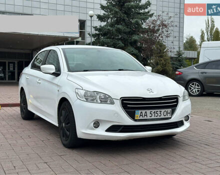 Пежо 301 2013 у Києві на Automoto.ua Білий Пежо 301, об'ємом двигуна 1.56 л та пробігом 330 тис. км за 4900 $, фото 2 на Automoto.ua