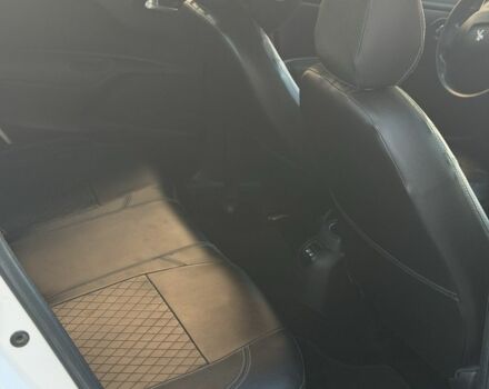 Белый Пежо 301, объемом двигателя 1.6 л и пробегом 3 тыс. км за 4900 $, фото 4 на Automoto.ua