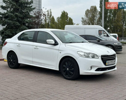 Пежо 301 2013 у Києві на Automoto.ua Білий Пежо 301, об'ємом двигуна 1.56 л та пробігом 330 тис. км за 4900 $, фото 3 на Automoto.ua