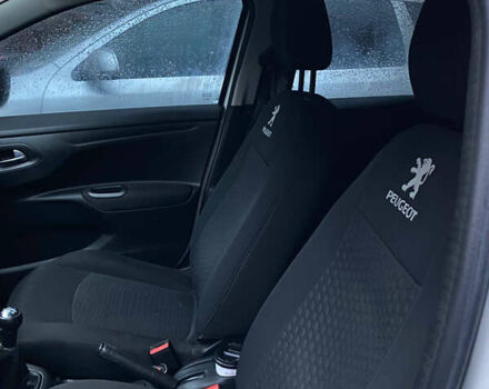 Белый Пежо 301, объемом двигателя 1.2 л и пробегом 200 тыс. км за 4200 $, фото 10 на Automoto.ua