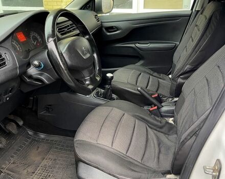 Белый Пежо 301, объемом двигателя 1.2 л и пробегом 300 тыс. км за 3700 $, фото 6 на Automoto.ua