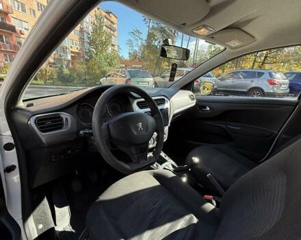 Пежо 301 2015 в Буче на Automoto.ua Белый Пежо 301, объемом двигателя 1.2 л и пробегом 220 тыс. км за 6200 $, фото 1 на Automoto.ua