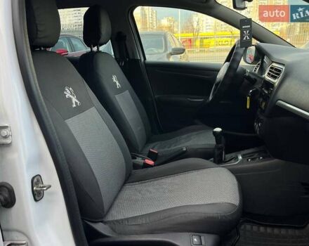 Белый Пежо 301, объемом двигателя 1.2 л и пробегом 338 тыс. км за 5190 $, фото 10 на Automoto.ua