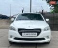 Пежо 301 2016 в Киеве на Automoto.ua Белый Пежо 301, объемом двигателя 1.2 л и пробегом 277 тыс. км за 4490 $, фото 1 на Automoto.ua