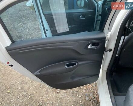 Белый Пежо 301, объемом двигателя 1.2 л и пробегом 338 тыс. км за 4400 $, фото 10 на Automoto.ua