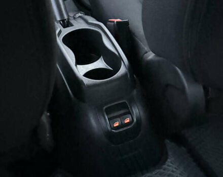 Пежо 301 2016 в Киеве на Automoto.ua Белый Пежо 301, объемом двигателя 1.59 л и пробегом 228 тыс. км за 7500 $, фото 15 на Automoto.ua