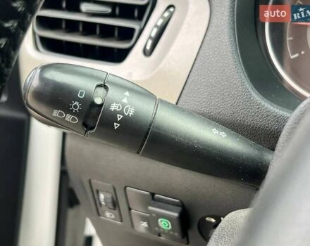 Пежо 301 2016 в Киеве на Automoto.ua Белый Пежо 301, объемом двигателя 1.2 л и пробегом 277 тыс. км за 4490 $, фото 19 на Automoto.ua