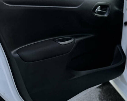 Пежо 301 2016 в Киеве на Automoto.ua Белый Пежо 301, объемом двигателя 1.59 л и пробегом 228 тыс. км за 7500 $, фото 11 на Automoto.ua