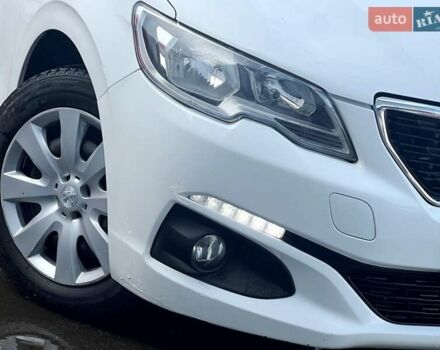 Белый Пежо 301, объемом двигателя 1.2 л и пробегом 134 тыс. км за 5550 $, фото 6 на Automoto.ua