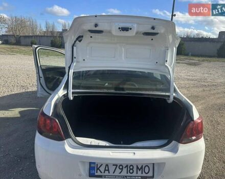 Білий Пежо 301, об'ємом двигуна 1.2 л та пробігом 102 тис. км за 6300 $, фото 5 на Automoto.ua