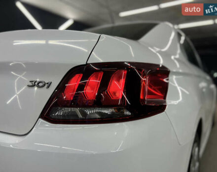 Белый Пежо 301, объемом двигателя 1.2 л и пробегом 174 тыс. км за 5700 $, фото 11 на Automoto.ua