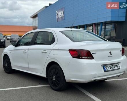 Пежо 301 2018 у Києві на Automoto.ua Білий Пежо 301, об'ємом двигуна 1.2 л та пробігом 164 тис. км за 4900 $, фото 1 на Automoto.ua
