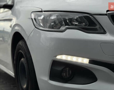 Пежо 301 2018 у Києві на Automoto.ua Білий Пежо 301, об'ємом двигуна 1.2 л та пробігом 176 тис. км за 4900 $, фото 4 на Automoto.ua