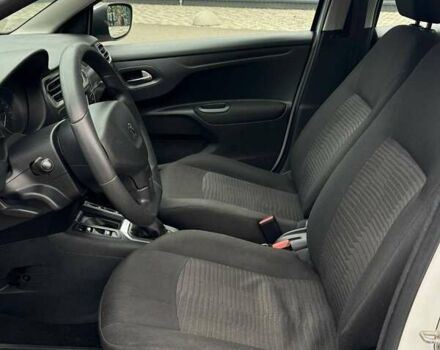 Пежо 301 2018 у Києві на Automoto.ua Білий Пежо 301, об'ємом двигуна 1.2 л та пробігом 164 тис. км за 4900 $, фото 9 на Automoto.ua