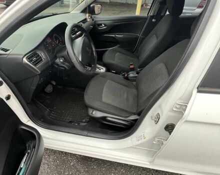 Білий Пежо 301, об'ємом двигуна 1.59 л та пробігом 92 тис. км за 8900 $, фото 3 на Automoto.ua