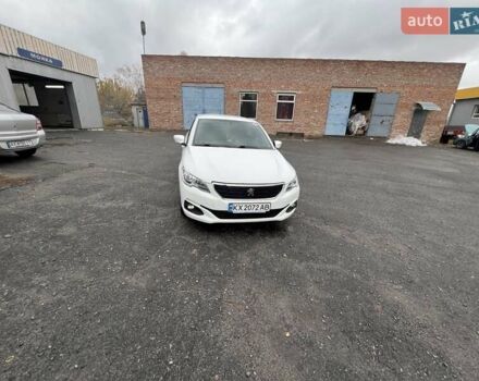 Білий Пежо 301, об'ємом двигуна 1.59 л та пробігом 92 тис. км за 8900 $, фото 2 на Automoto.ua