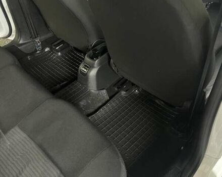 Білий Пежо 301, об'ємом двигуна 1.59 л та пробігом 92 тис. км за 8900 $, фото 12 на Automoto.ua