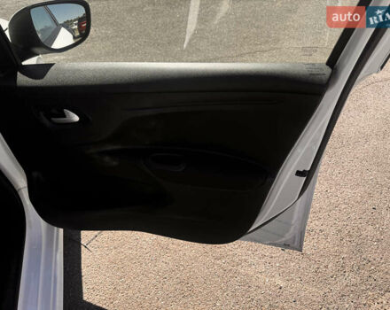 Белый Пежо 301, объемом двигателя 1.2 л и пробегом 117 тыс. км за 7800 $, фото 9 на Automoto.ua