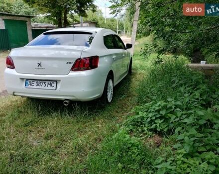Белый Пежо 301, объемом двигателя 1.59 л и пробегом 121 тыс. км за 10400 $, фото 3 на Automoto.ua